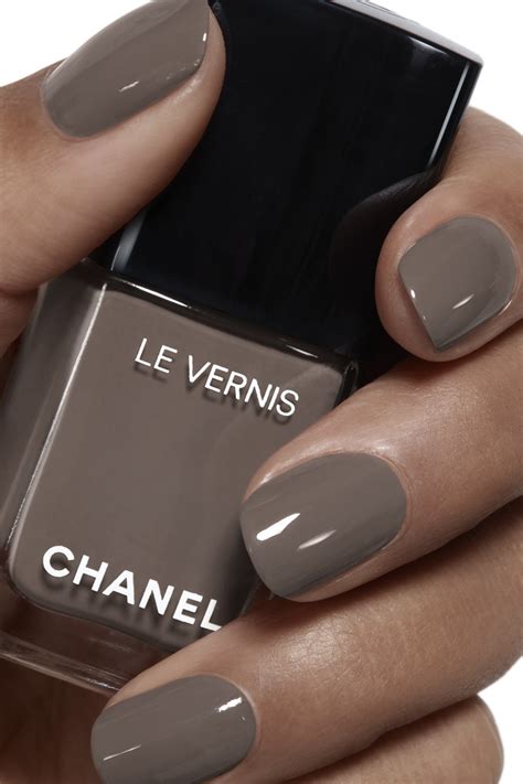 chanel duelliste nail polish